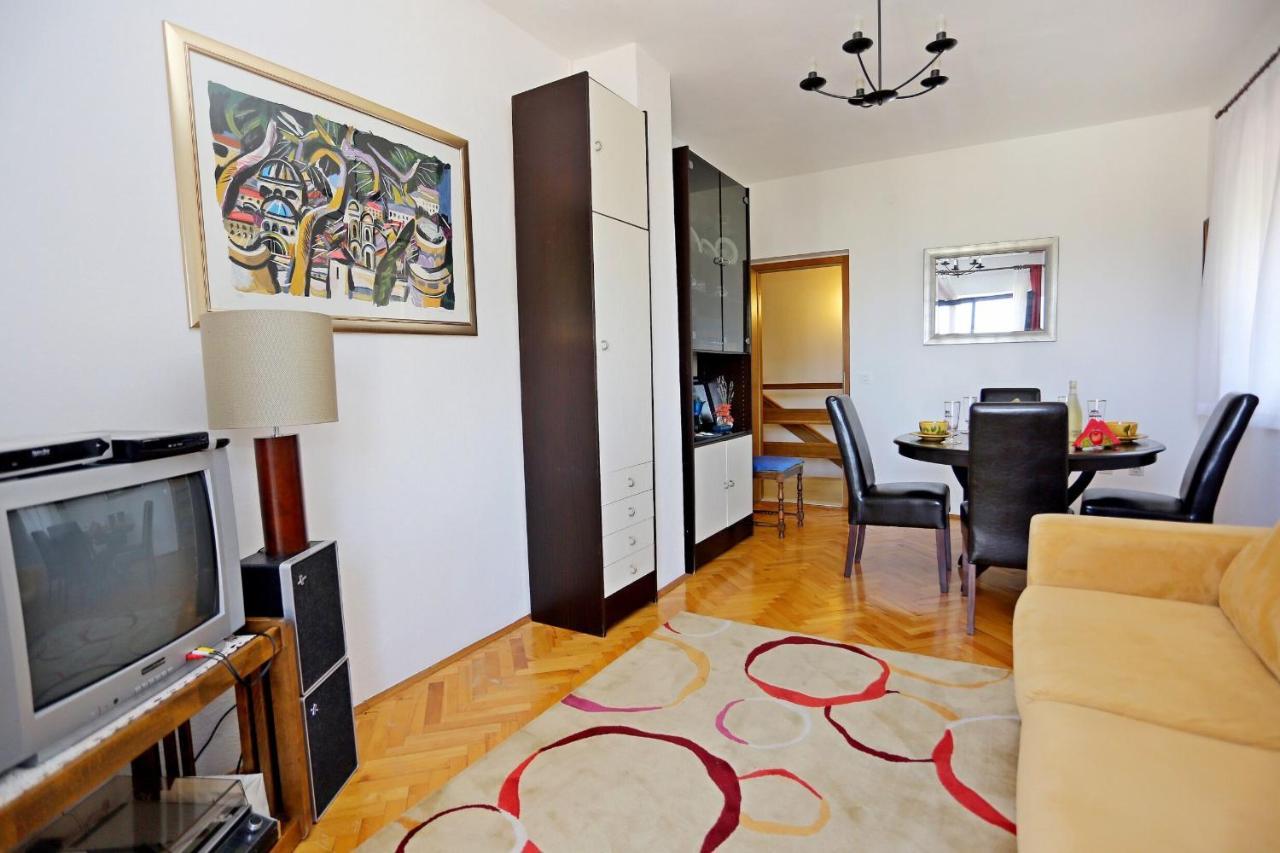 Apartments Dvornik Mirce 외부 사진